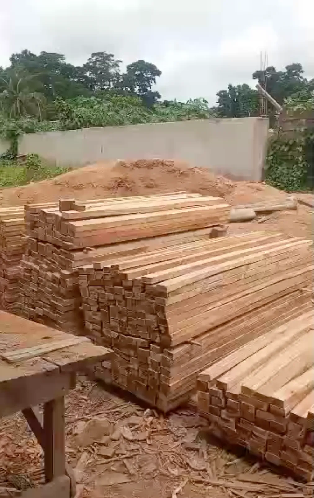 Latte de palettes en bois de TECK